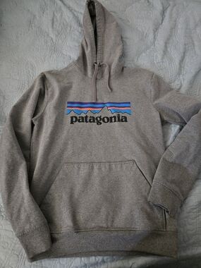 Patagonia P-6 Logo Uprisal Hoody Size Small Grey Color